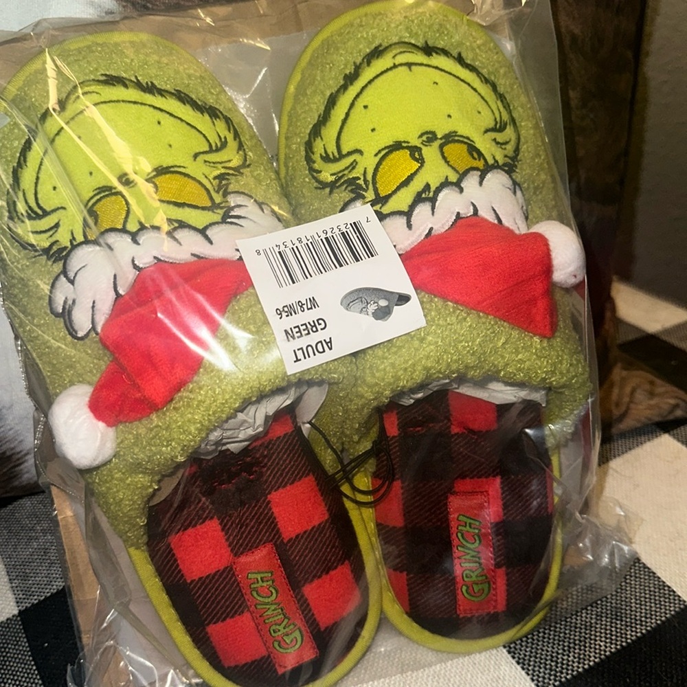 🎄 GRINCH Christmas House Shoes/Slippers